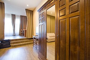 Emperoom Millionnaya