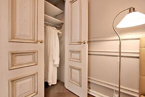 Emperoom Millionnaya