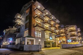 Hill County Resort & Spa, Manali