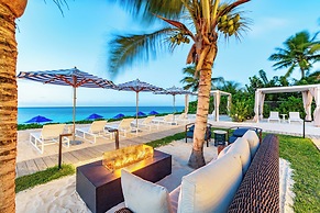 Beachfront at Windsong on the Reef