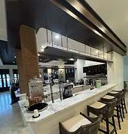 Beachfront at Windsong on the Reef