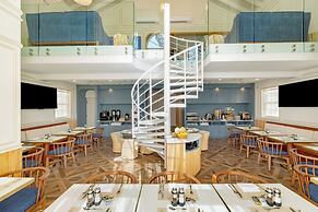 Beachfront at Windsong on the Reef