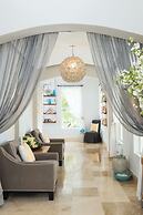 Beachfront at Windsong on the Reef