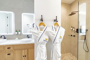 Beachfront at Windsong on the Reef