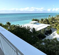 Beachfront at Windsong on the Reef