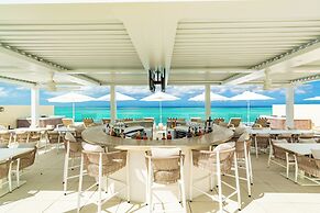 Beachfront at Windsong on the Reef