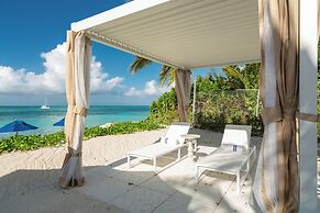 Beachfront at Windsong on the Reef