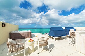 Beachfront at Windsong on the Reef