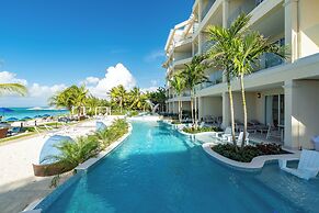Beachfront at Windsong on the Reef