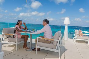 Beachfront at Windsong on the Reef