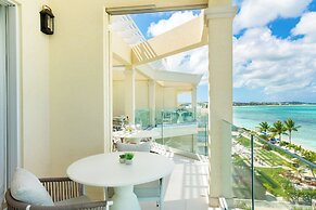 Beachfront at Windsong on the Reef