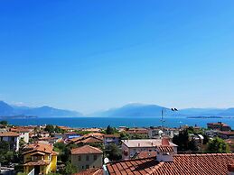 Bright Apartments Desenzano - Cavour Lake View 1