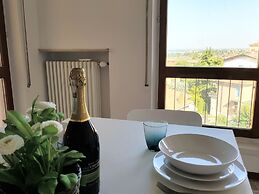 Bright Apartments Desenzano - Cavour Lake View 1