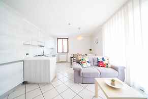 Bright Apartments Sirmione -Sorgente Pool 1