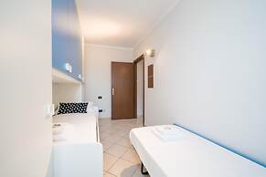 Bright Apartments Sirmione -Sorgente Pool 1