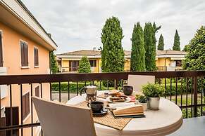 Bright Apartments Sirmione -Sorgente Pool 1
