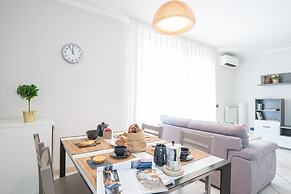 Bright Apartments Sirmione -Sorgente Pool 1