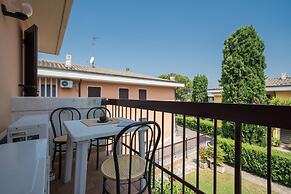 Bright Apartments Sirmione -Sorgente Pool 1