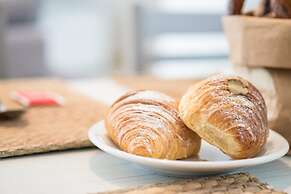 Bright Apartments Sirmione -Sorgente Pool 1