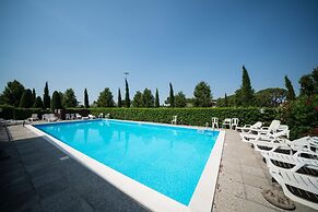 Bright Apartments Sirmione -Sorgente Pool 1