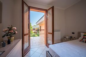 Bright Apartments Sirmione -Sorgente Pool 1