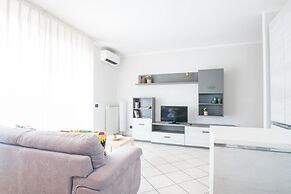 Bright Apartments Sirmione -Sorgente Pool 1