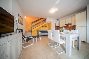 Bright Apartments Sirmione -Sorgente Pool 1