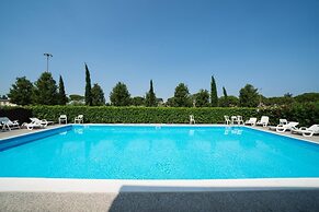 Bright Apartments Sirmione -Sorgente Pool 1