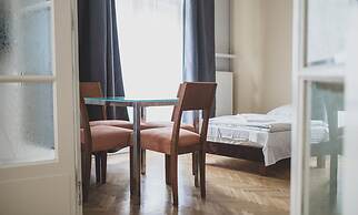 Cybulskiego Guest Rooms