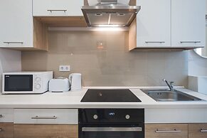 CozyYellowCube Apartment