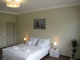 Empire of Liberty Apartment