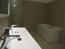 Empire of Liberty Apartment