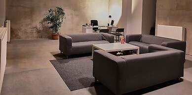 Empire of Liberty Apartment