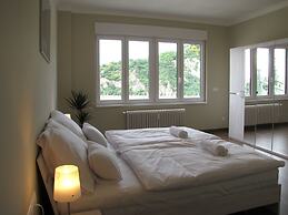 Empire of Liberty Apartment