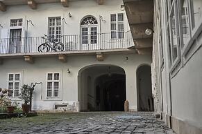 Károlyi Garden Apartment