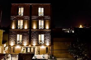 Old Side Boutique Hotel