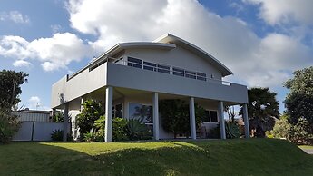 Apartment by The Beach