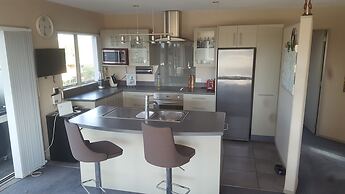 Apartment by The Beach