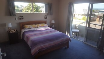 Apartment by The Beach