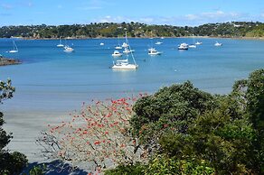 Ted's Cottage near Little Oneroa Beach