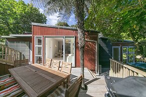 Ted's Cottage near Little Oneroa Beach