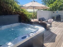 Tiri Cottage - Seaviews in Oneroa