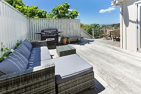 Tiri Cottage - Seaviews in Oneroa