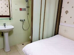 Hong Kong Astronaut's Hotel