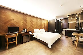 Masan Almond Hotel