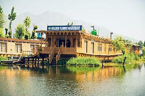 Golden Flower Heritage Houseboat