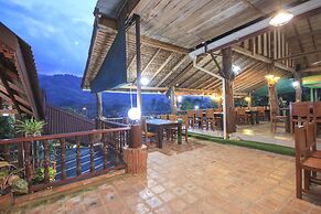 OYO 75353 Loy Chalet Resort