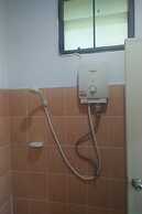 OYO 75353 Loy Chalet Resort