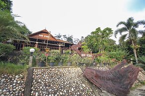 OYO 75353 Loy Chalet Resort
