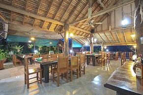 OYO 75353 Loy Chalet Resort